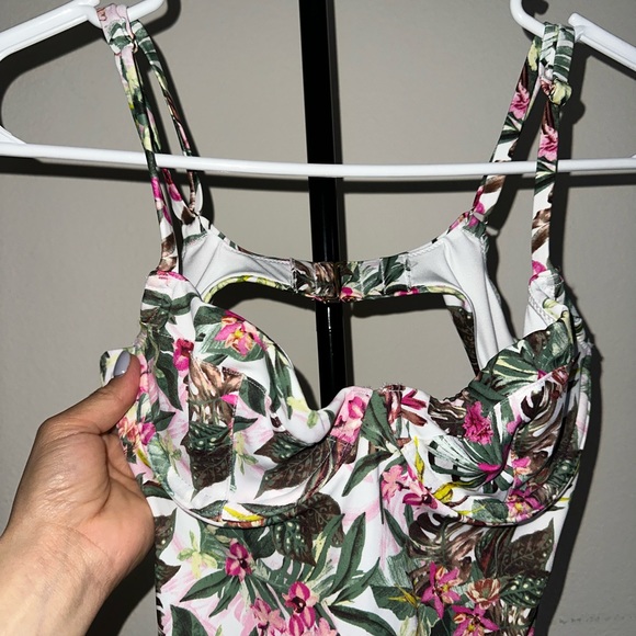 New - Picture 4 of 6